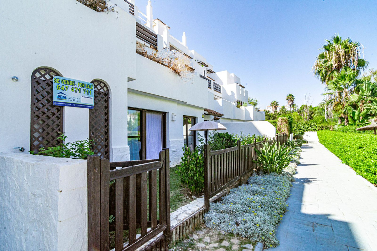 Se vende Apartamento Planta Baja de 2 dormitorios en Costa Del Sol, Málaga, España