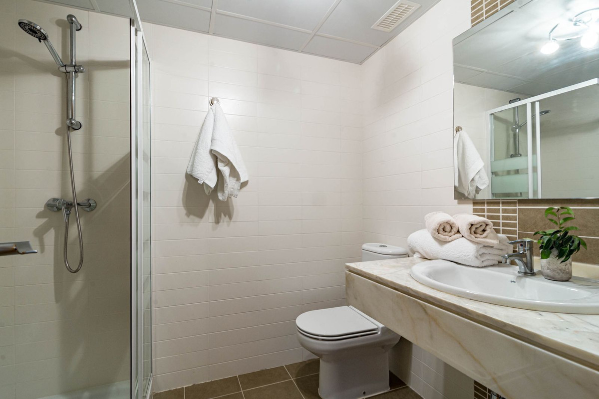 Se vende Apartamento Planta Baja de 2 dormitorios en Costa Del Sol, Málaga, España