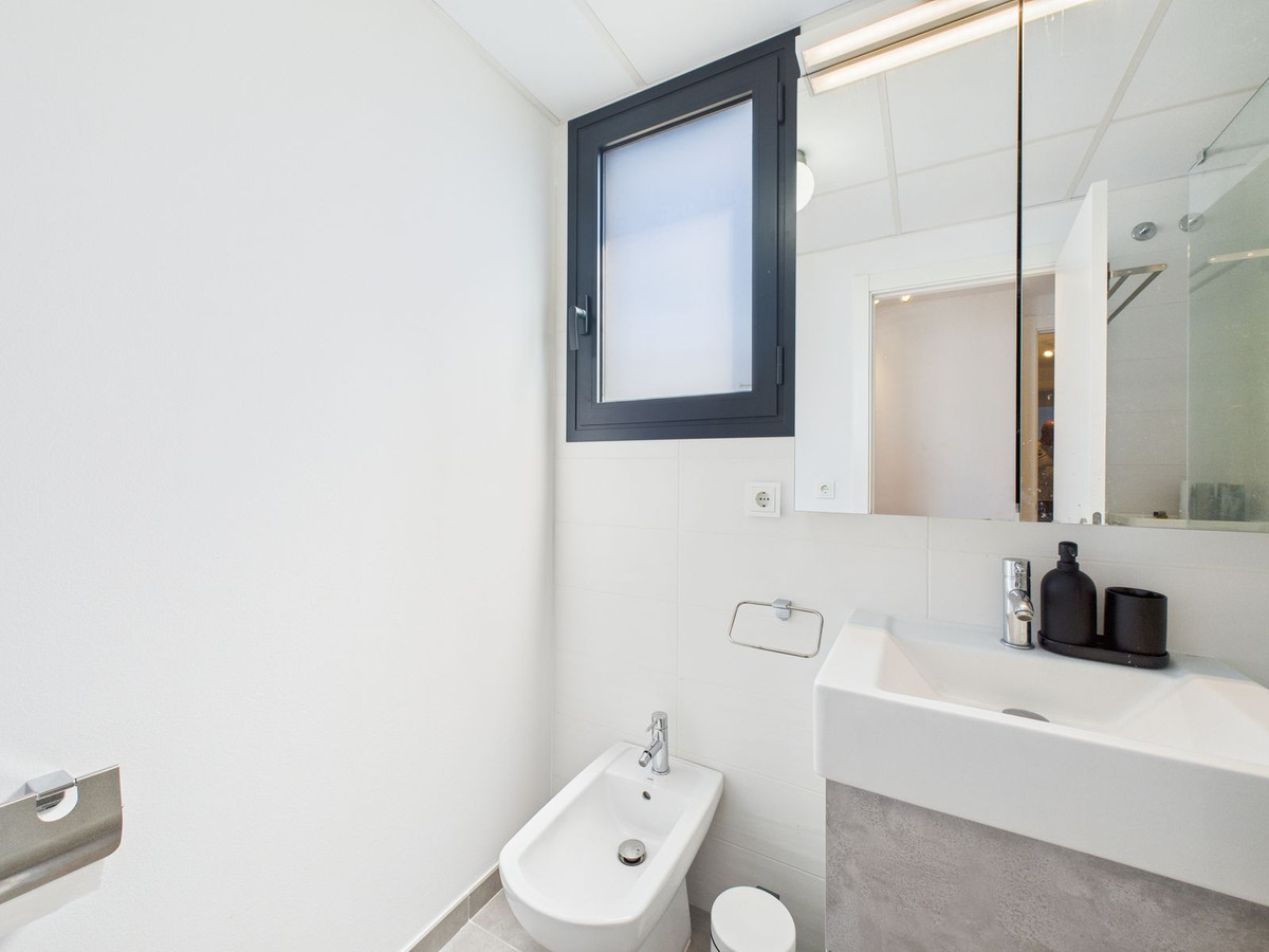 2 Bed Apartment for sale in Estepona Costa Del Sol, Málaga, Spain