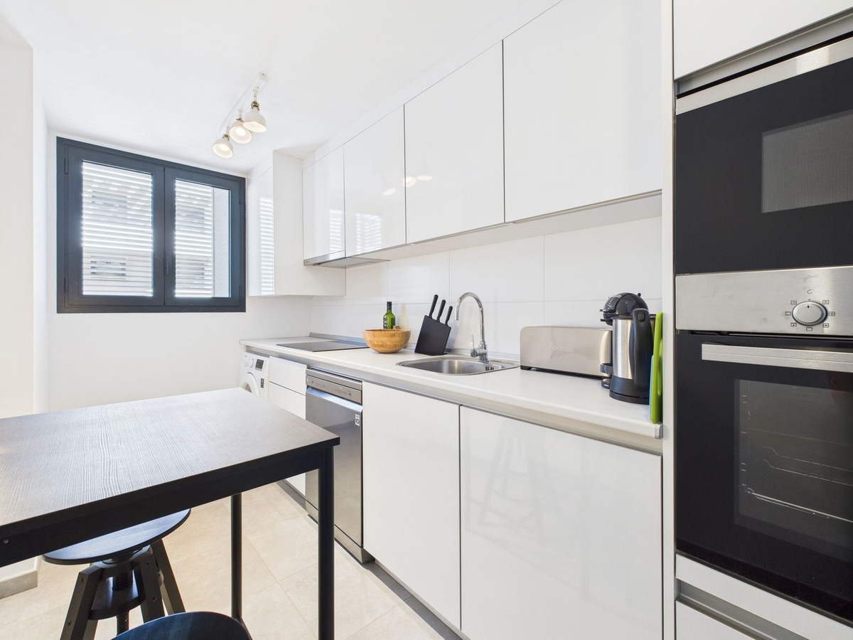 2 Bed Apartment for sale in Estepona Costa Del Sol, Málaga, Spain