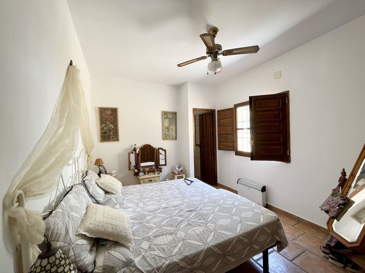 3 Bed Townhouse for sale in Periana Costa Del Sol East, Málaga, Spain