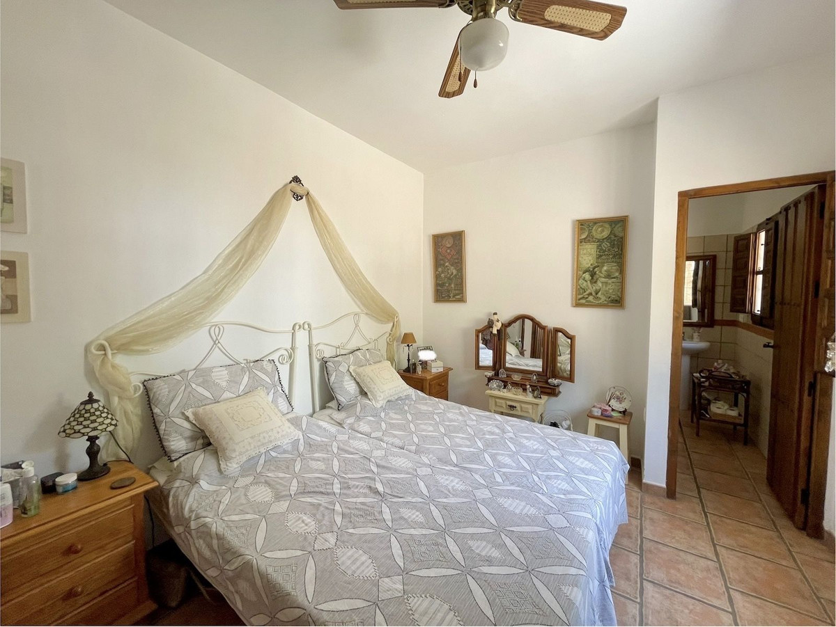 3 Bed Townhouse for sale in Periana Costa Del Sol East, Málaga, Spain
