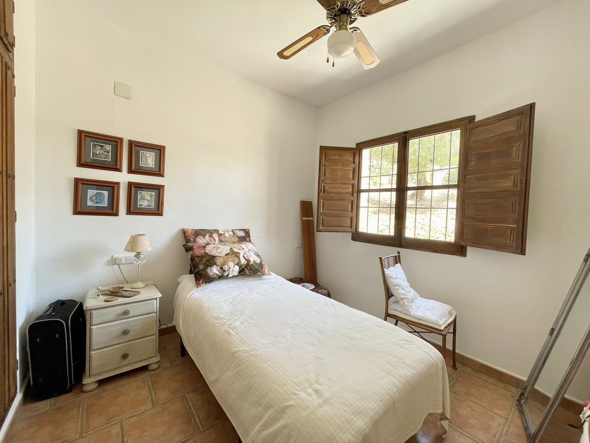 3 Bed Townhouse for sale in Periana Costa Del Sol East, Málaga, Spain