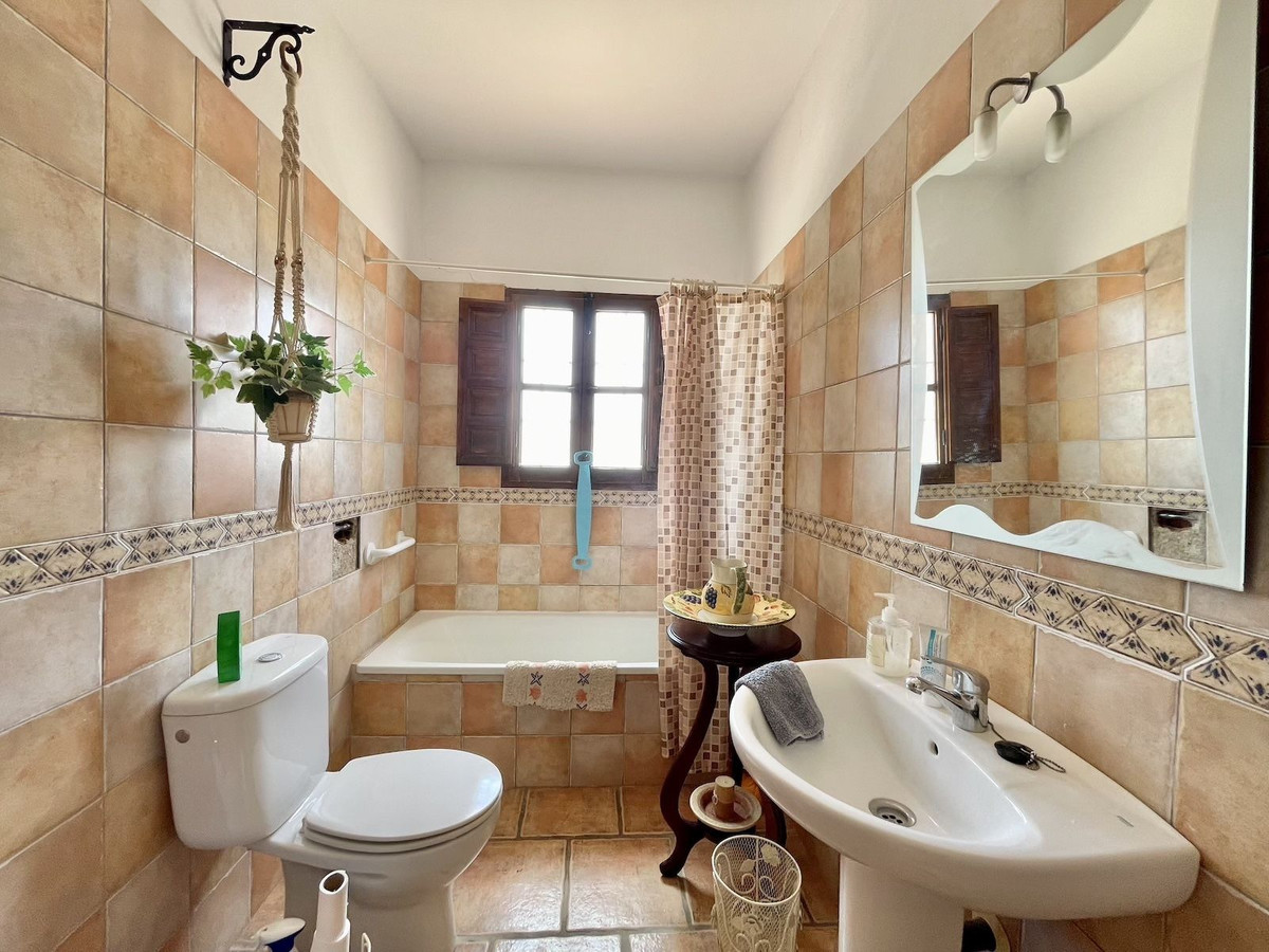 3 Bed Townhouse for sale in Periana Costa Del Sol East, Málaga, Spain