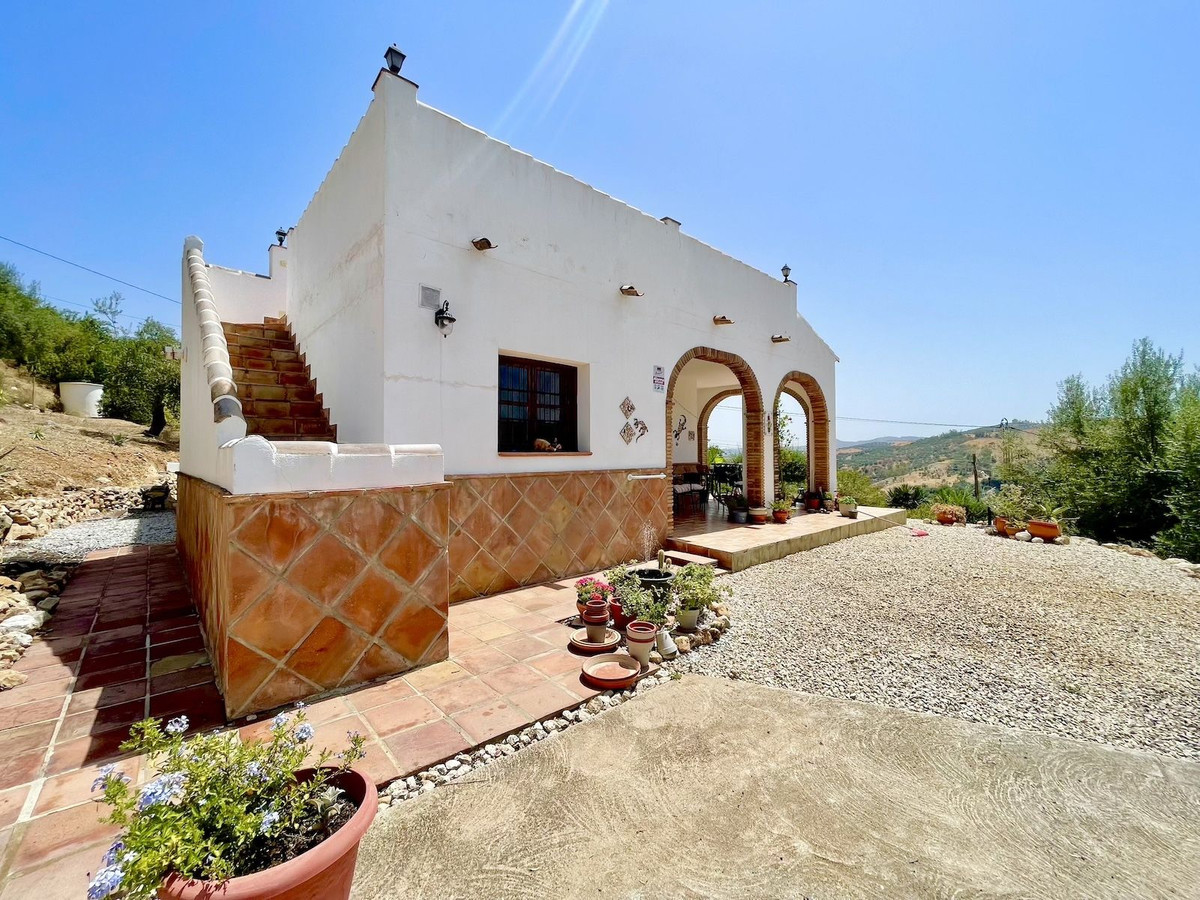 3 Bed Townhouse for sale in Periana Costa Del Sol East, Málaga, Spain