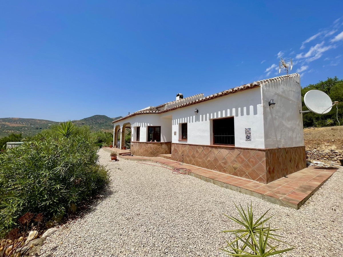 3 Bed Townhouse for sale in Periana Costa Del Sol East, Málaga, Spain