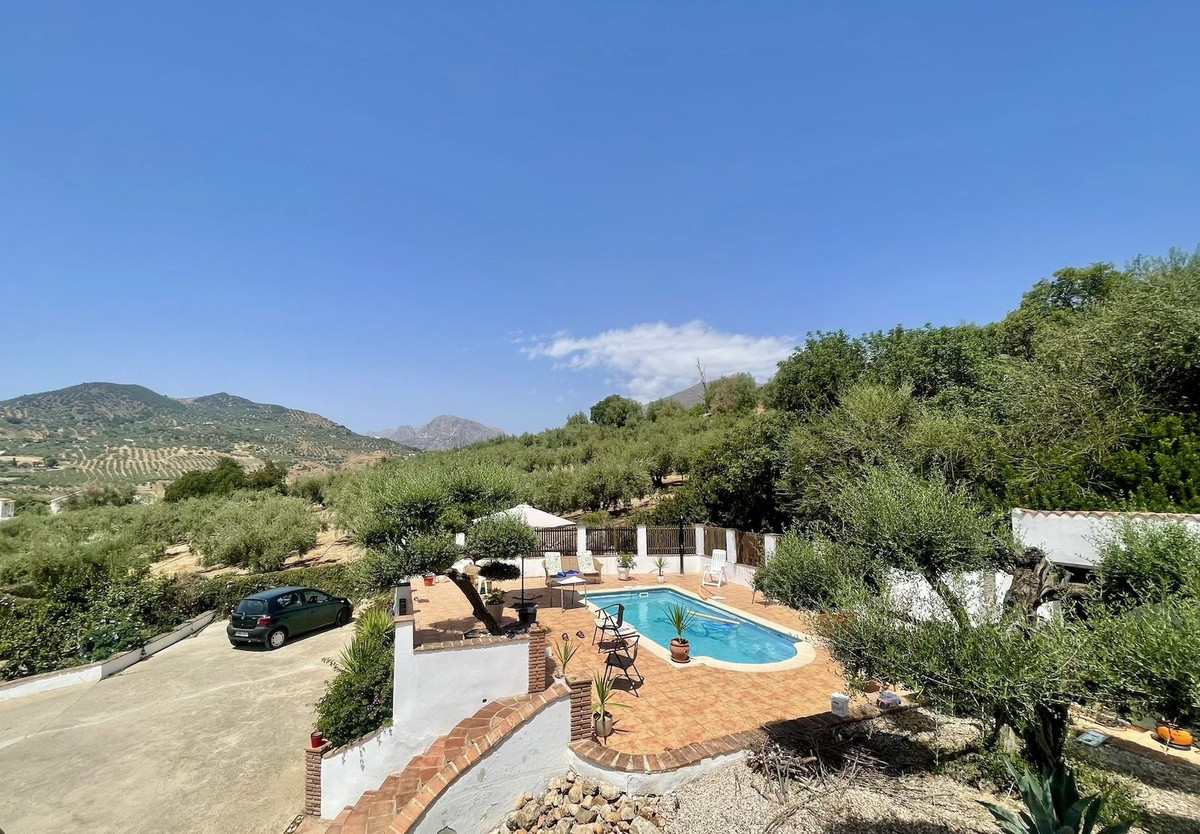 3 Bed Townhouse for sale in Periana Costa Del Sol East, Málaga, Spain