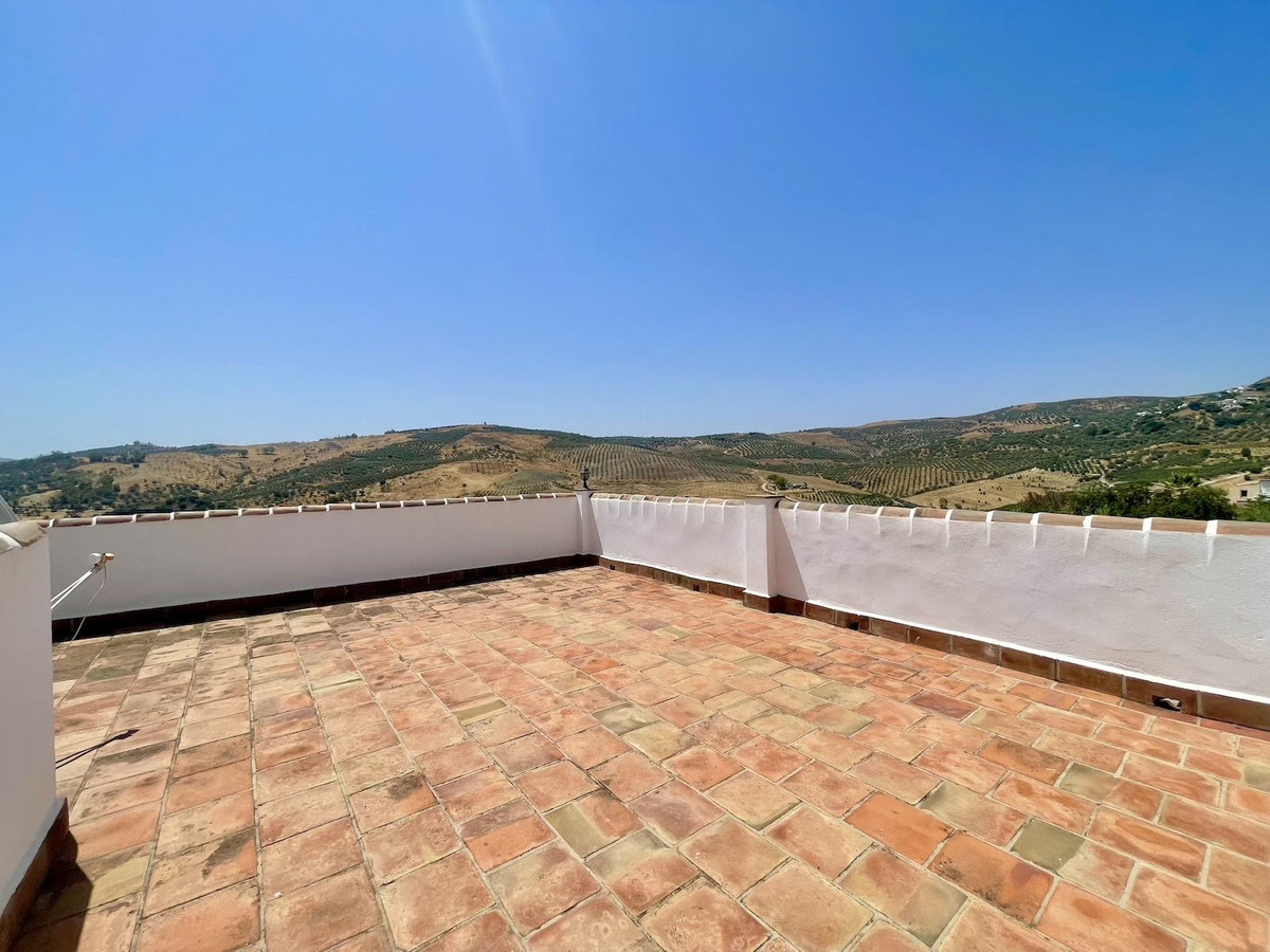 3 Bed Townhouse for sale in Periana Costa Del Sol East, Málaga, Spain