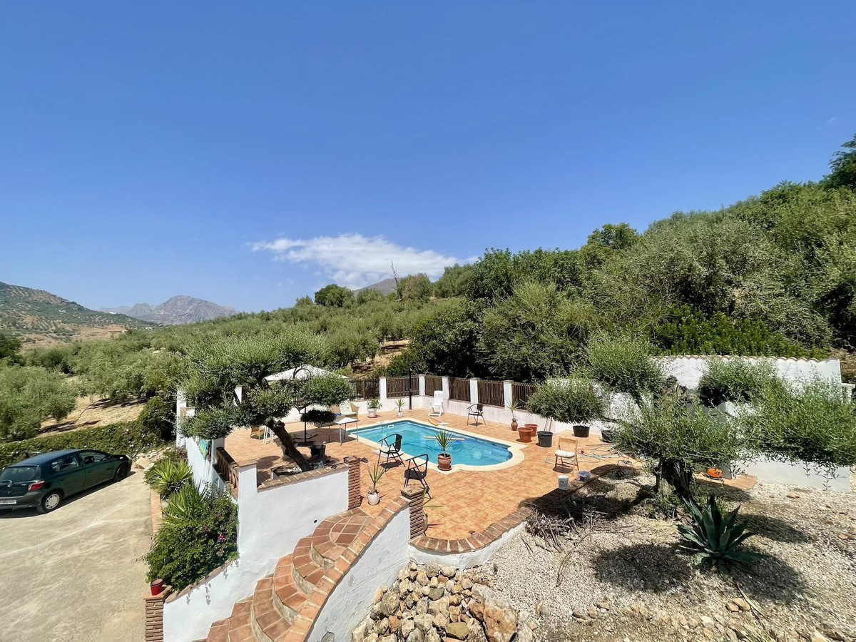3 Bed Townhouse for sale in Periana Costa Del Sol East, Málaga, Spain