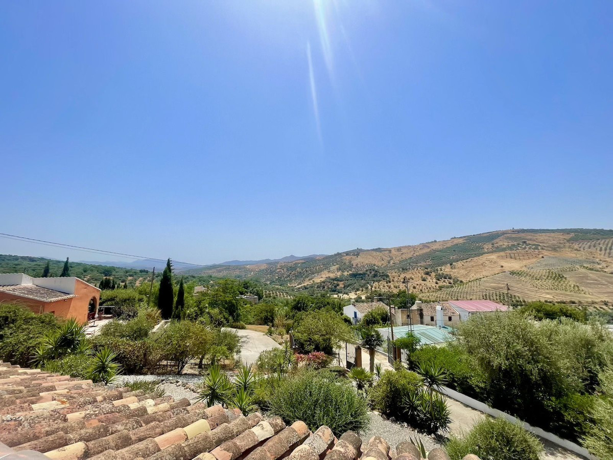 3 Bed Townhouse for sale in Periana Costa Del Sol East, Málaga, Spain