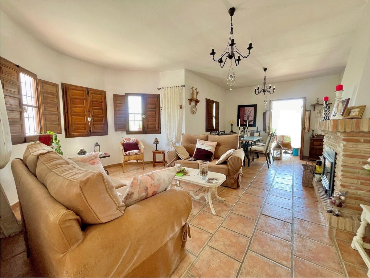 3 Bed Townhouse for sale in Periana Costa Del Sol East, Málaga, Spain