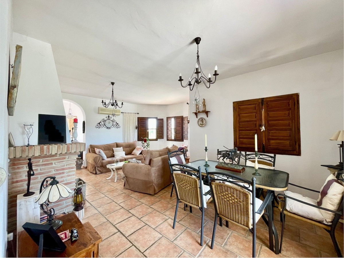 3 Bed Townhouse for sale in Periana Costa Del Sol East, Málaga, Spain