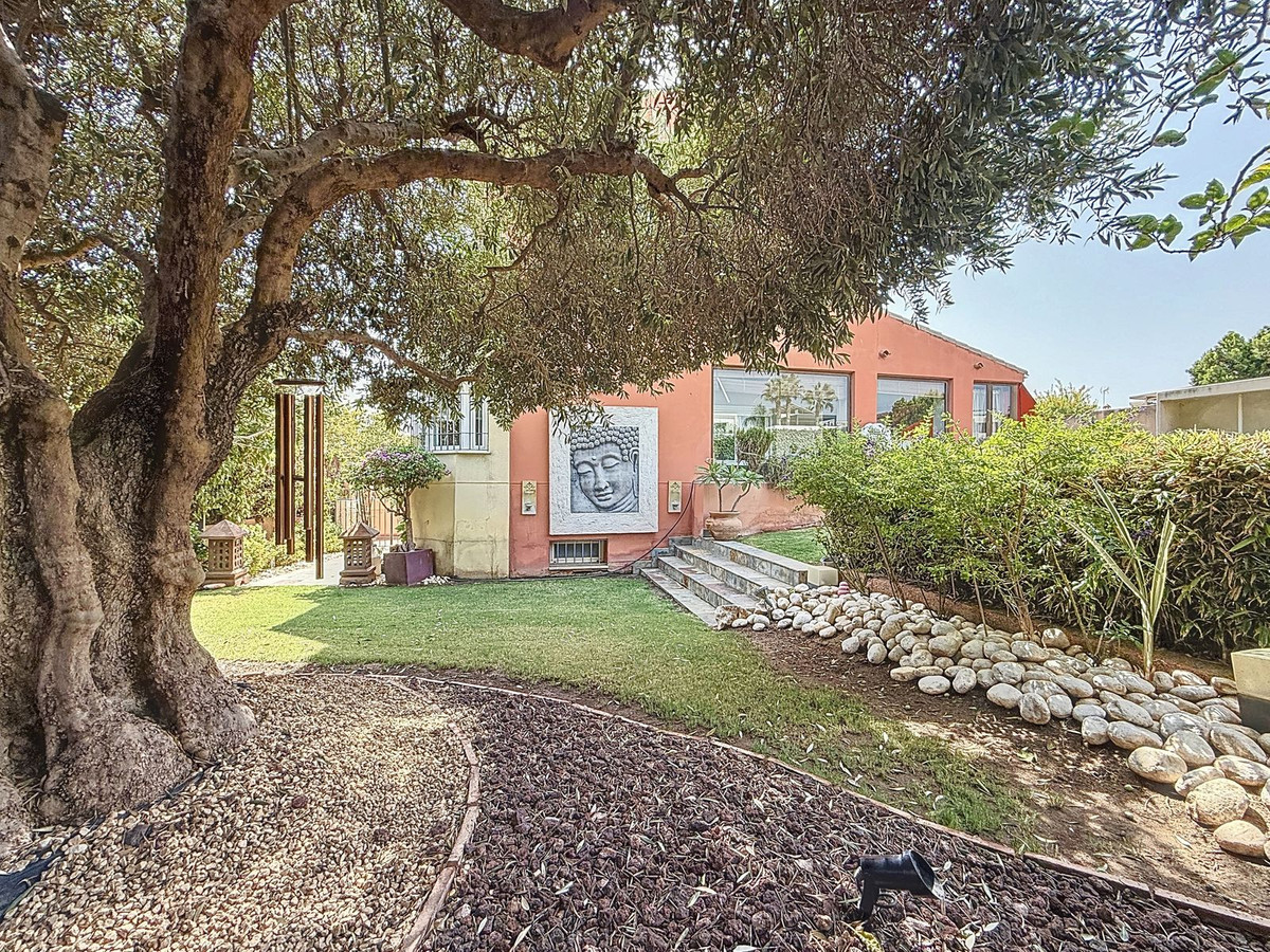 4 Bed Townhouse for sale in Torre Del Mar Costa Del Sol East, Málaga, Spain