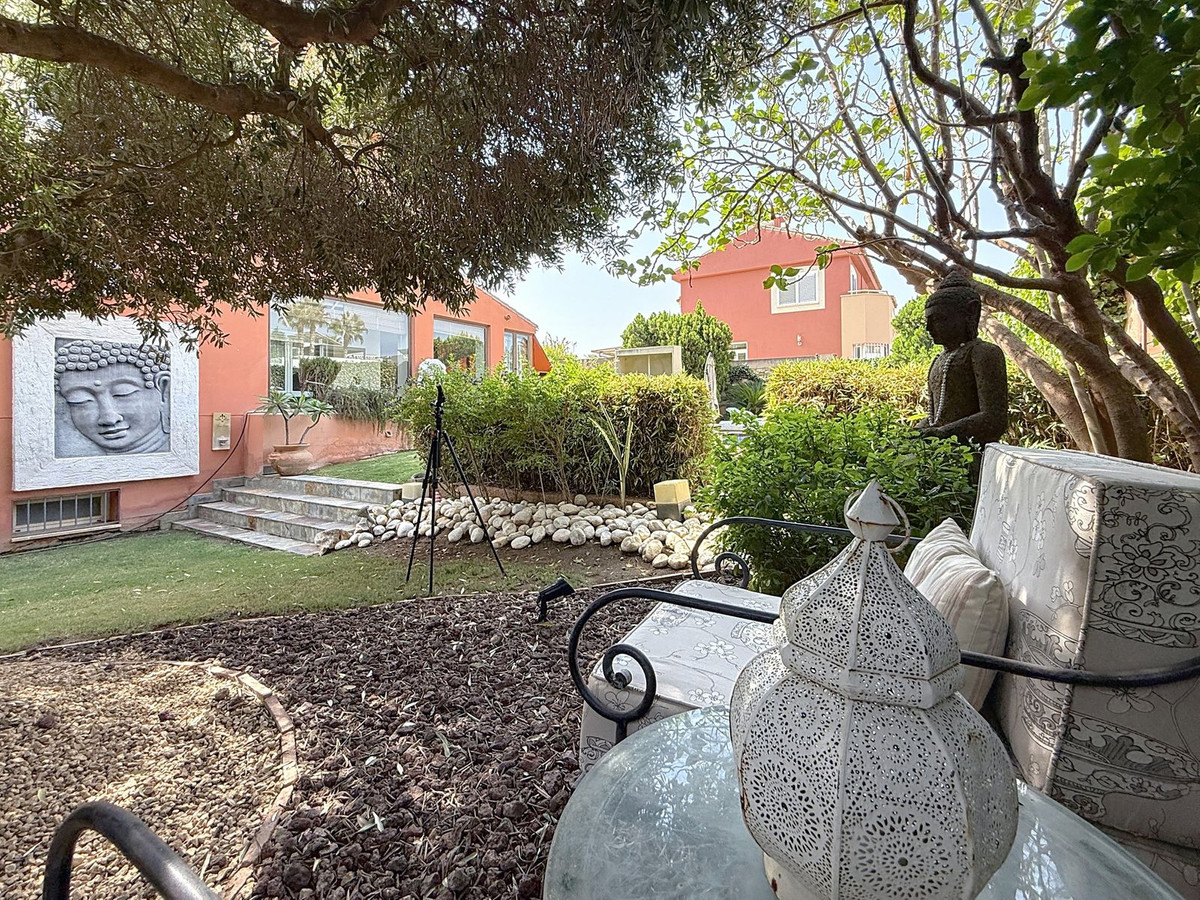 4 Bed Townhouse for sale in Torre Del Mar Costa Del Sol East, Málaga, Spain