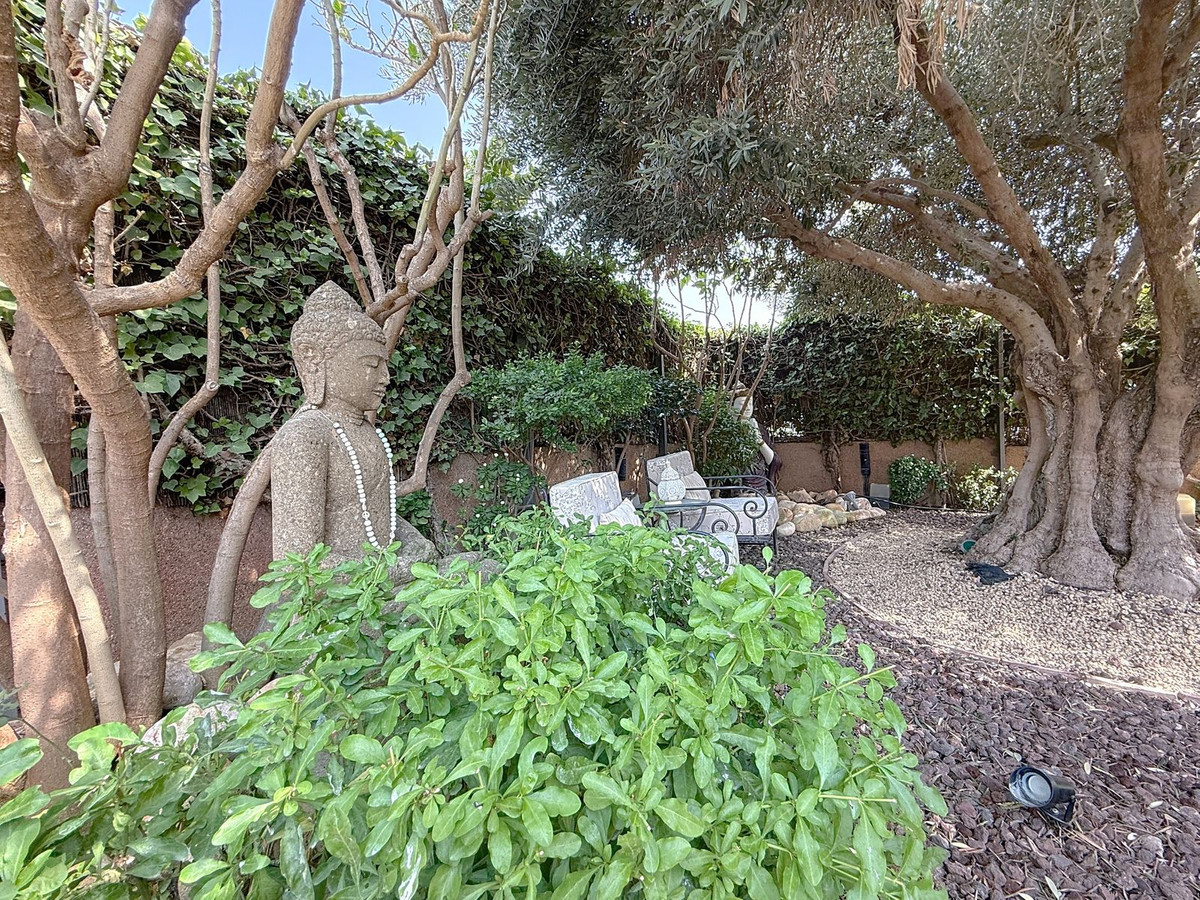4 Bed Townhouse for sale in Torre Del Mar Costa Del Sol East, Málaga, Spain