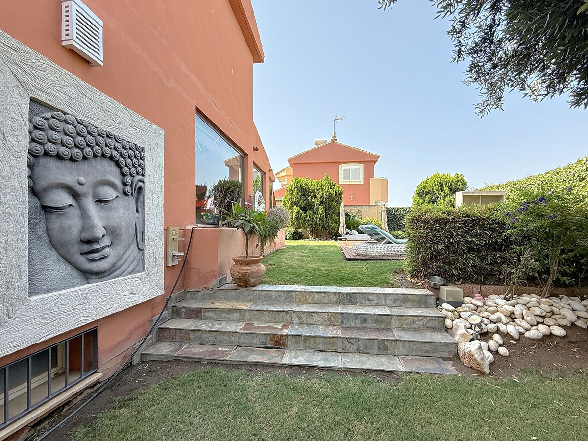 4 Bed Townhouse for sale in Torre Del Mar Costa Del Sol East, Málaga, Spain