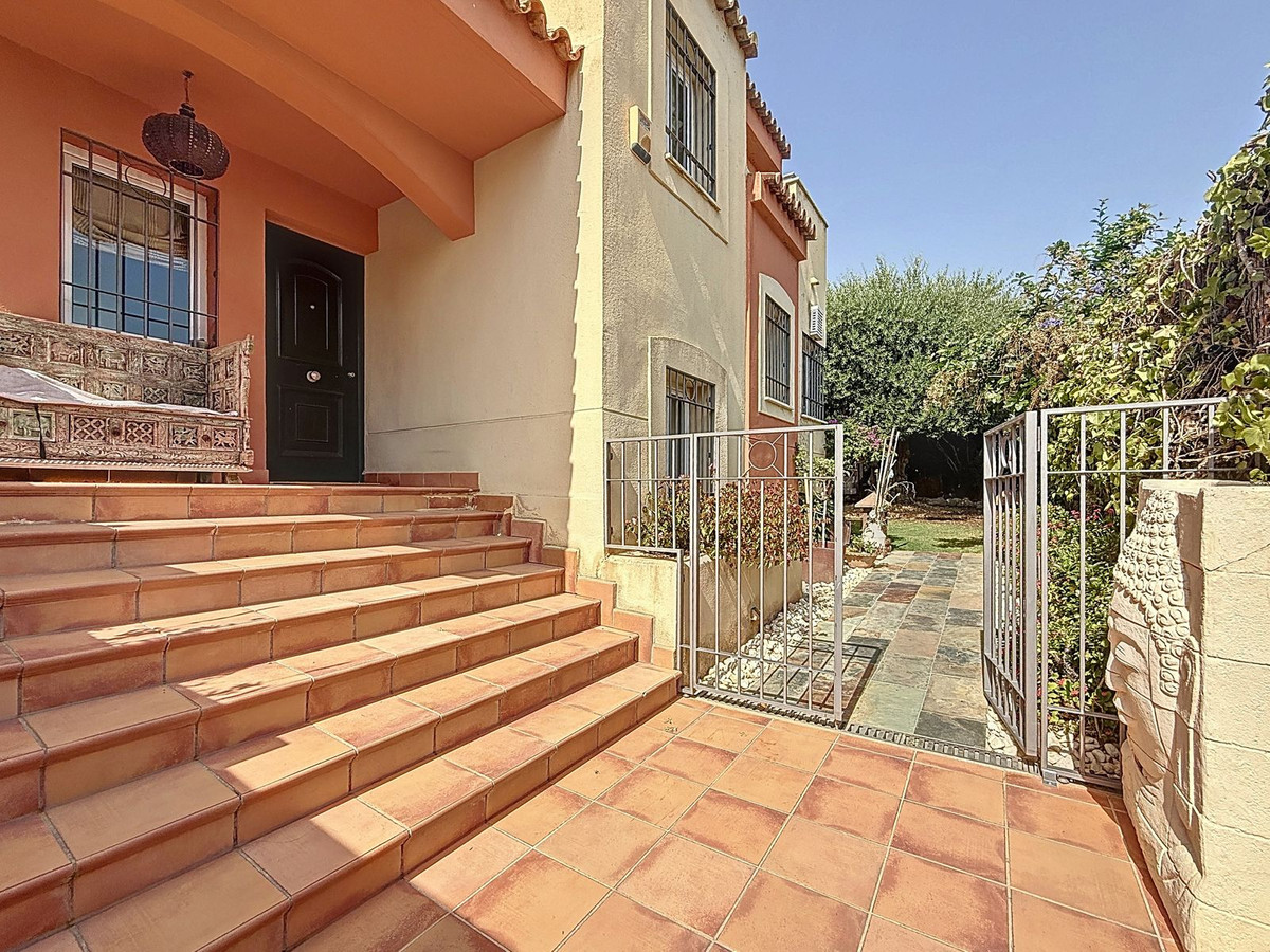 4 Bed Townhouse for sale in Torre Del Mar Costa Del Sol East, Málaga, Spain