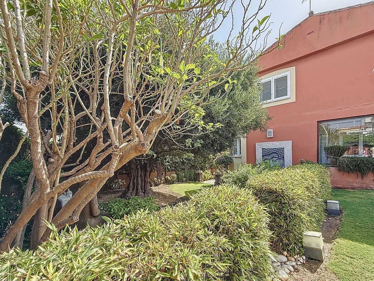 4 Bed Townhouse for sale in Torre Del Mar Costa Del Sol East, Málaga, Spain