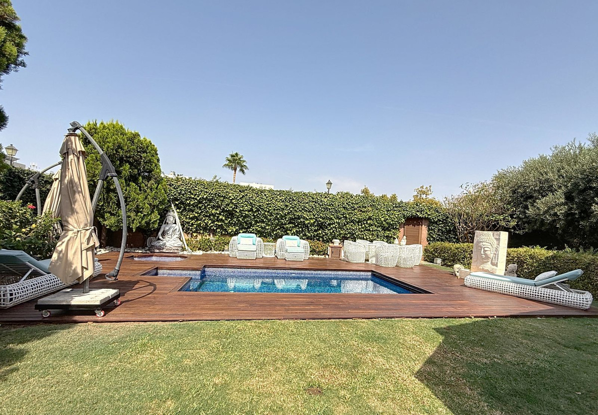 4 Bed Townhouse for sale in Torre Del Mar Costa Del Sol East, Málaga, Spain