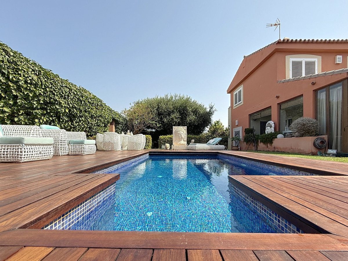 4 Bed Townhouse for sale in Torre Del Mar Costa Del Sol East, Málaga, Spain