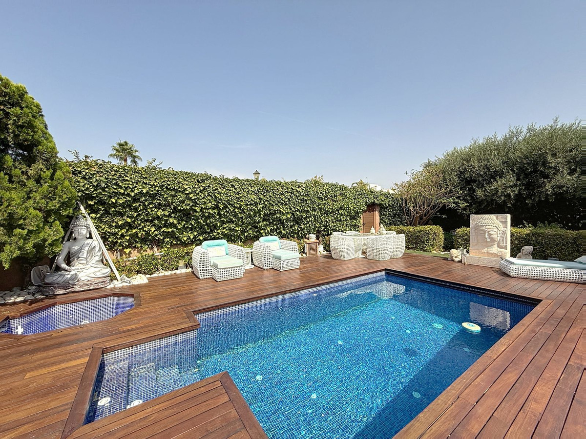 4 Bed Townhouse for sale in Torre Del Mar Costa Del Sol East, Málaga, Spain