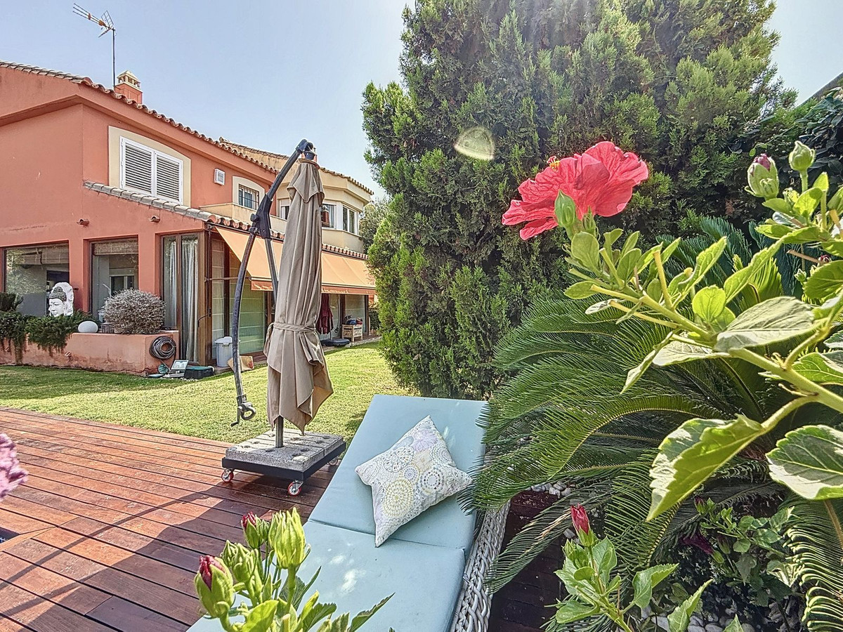 4 Bed Townhouse for sale in Torre Del Mar Costa Del Sol East, Málaga, Spain