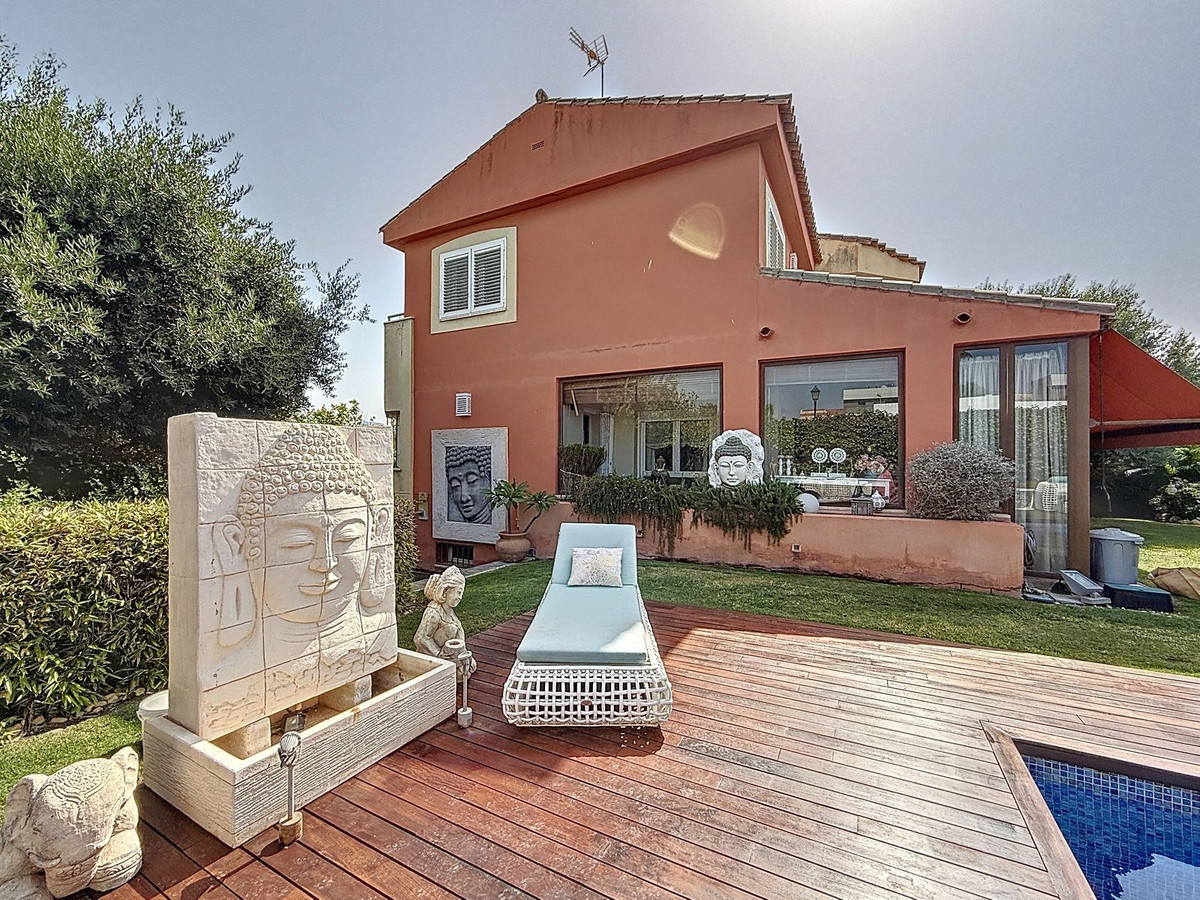 4 Bed Townhouse for sale in Torre Del Mar Costa Del Sol East, Málaga, Spain