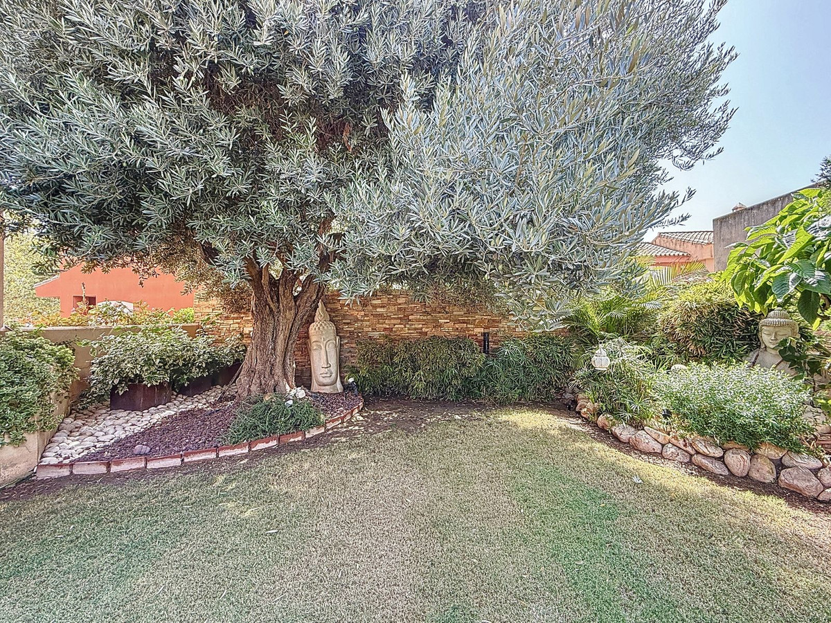 4 Bed Townhouse for sale in Torre Del Mar Costa Del Sol East, Málaga, Spain
