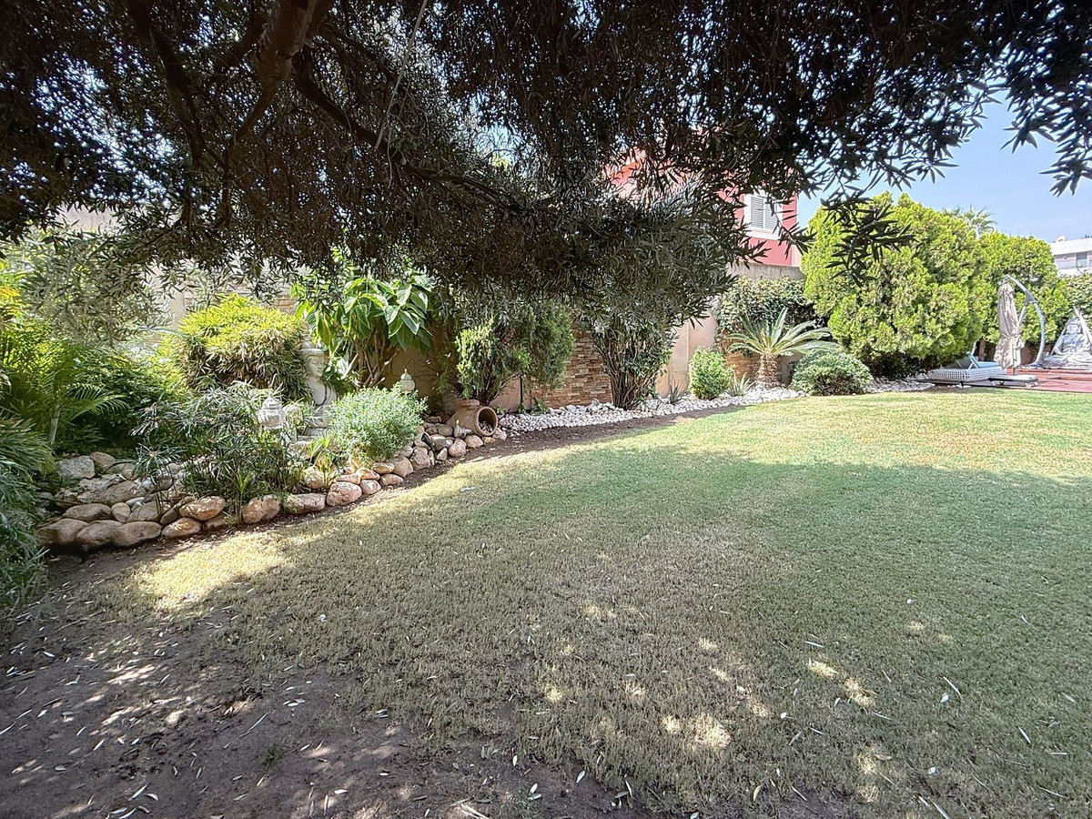 4 Bed Townhouse for sale in Torre Del Mar Costa Del Sol East, Málaga, Spain