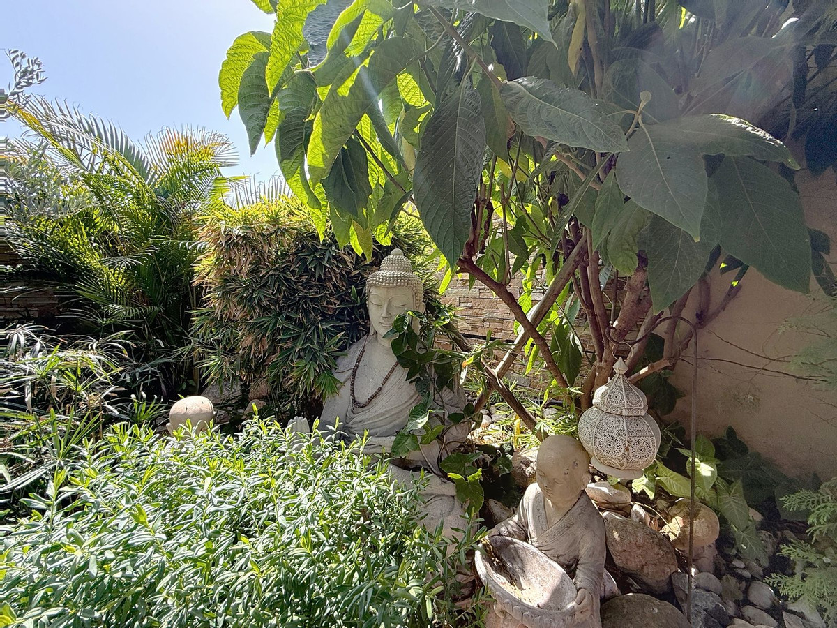 4 Bed Townhouse for sale in Torre Del Mar Costa Del Sol East, Málaga, Spain