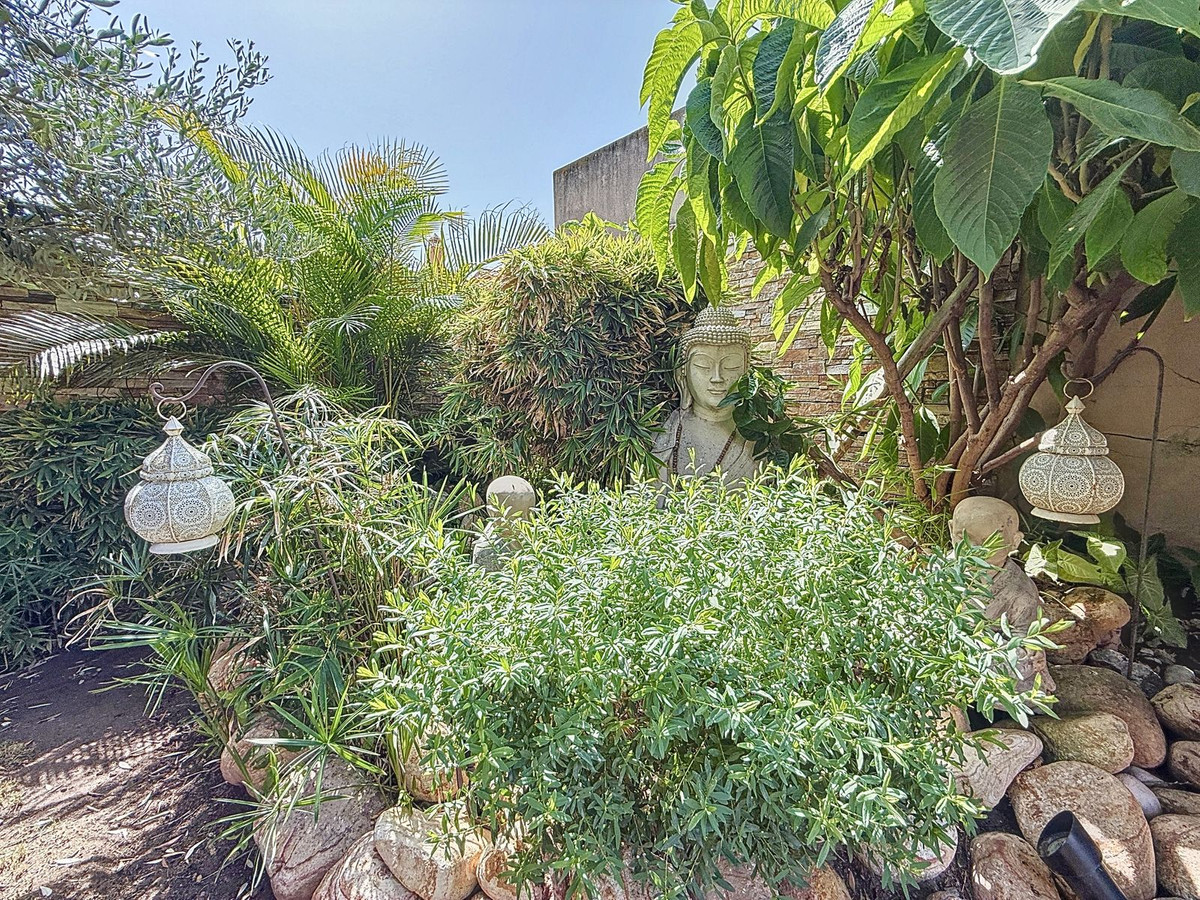 4 Bed Townhouse for sale in Torre Del Mar Costa Del Sol East, Málaga, Spain