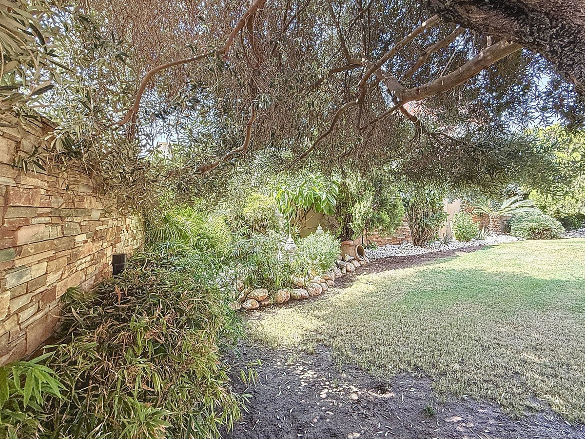 4 Bed Townhouse for sale in Torre Del Mar Costa Del Sol East, Málaga, Spain