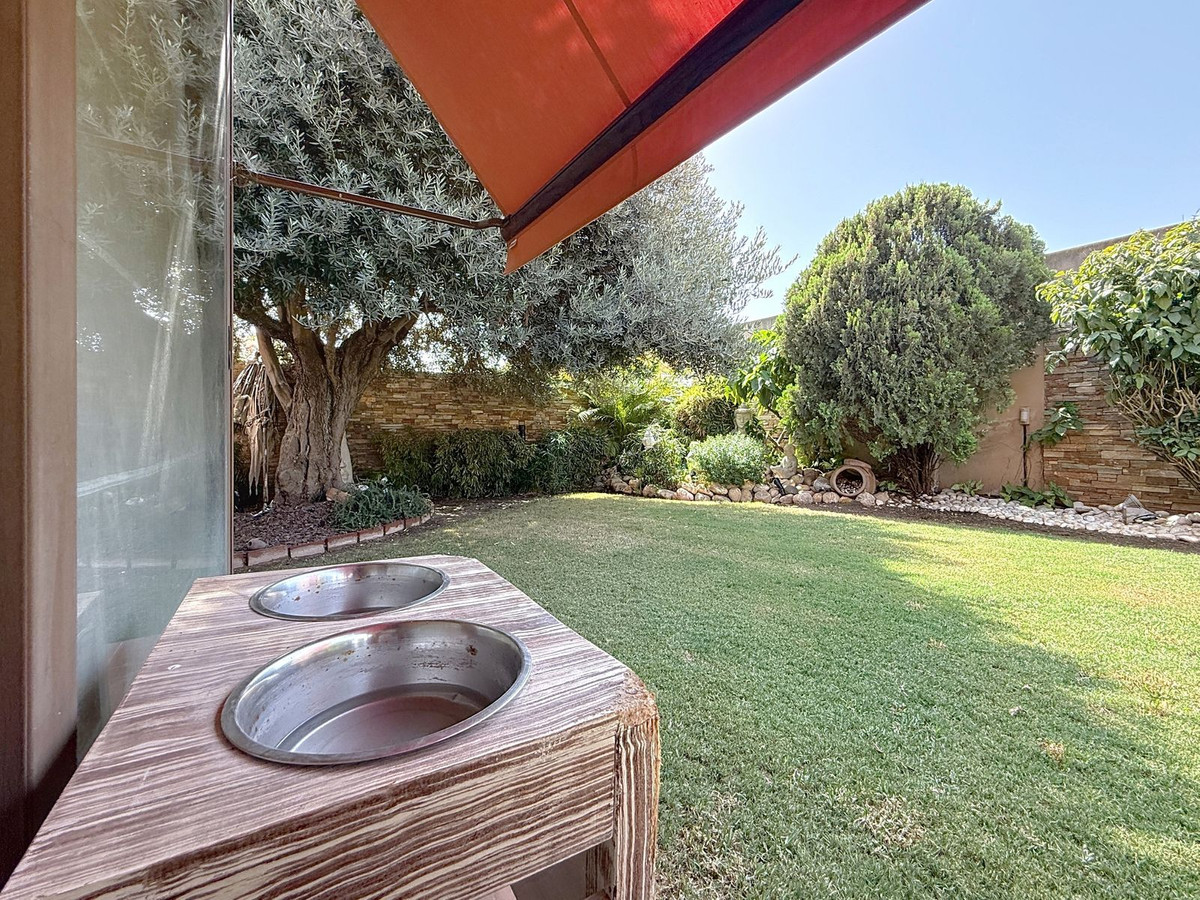 4 Bed Townhouse for sale in Torre Del Mar Costa Del Sol East, Málaga, Spain