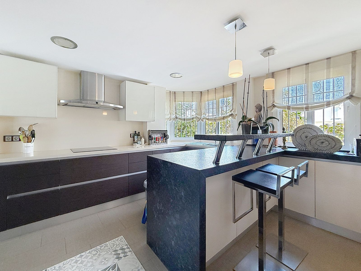 4 Bed Townhouse for sale in Torre Del Mar Costa Del Sol East, Málaga, Spain