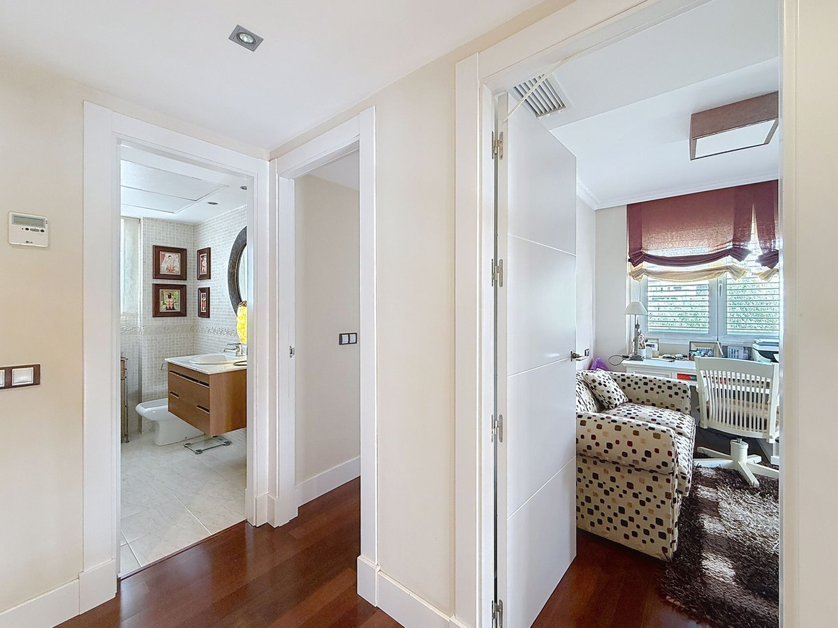 4 Bed Townhouse for sale in Torre Del Mar Costa Del Sol East, Málaga, Spain
