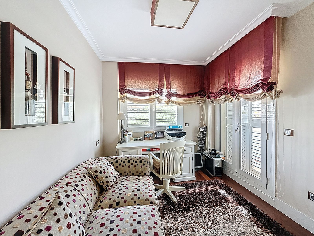 4 Bed Townhouse for sale in Torre Del Mar Costa Del Sol East, Málaga, Spain