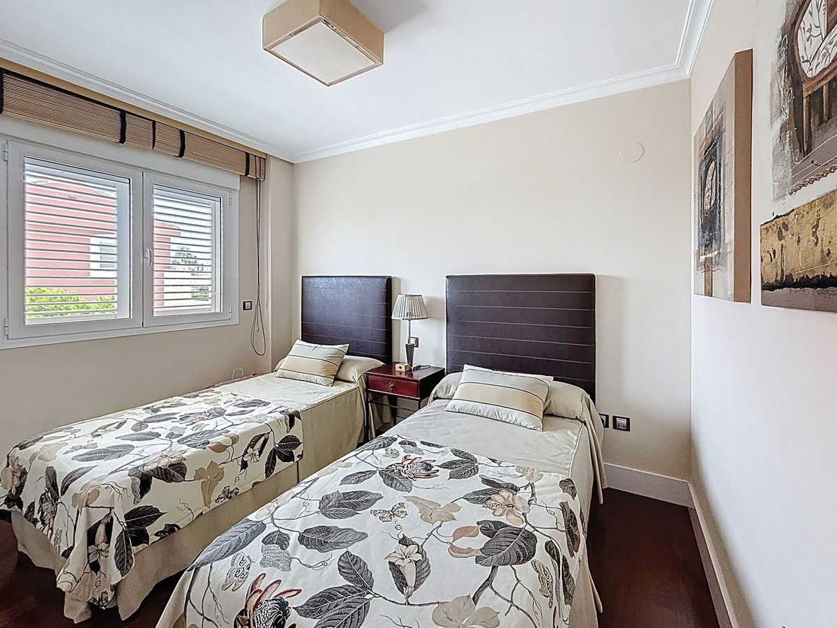 4 Bed Townhouse for sale in Torre Del Mar Costa Del Sol East, Málaga, Spain