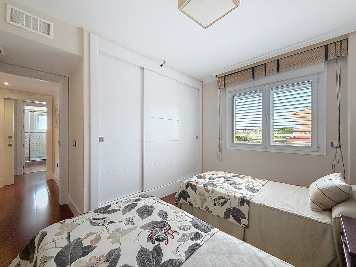 4 Bed Townhouse for sale in Torre Del Mar Costa Del Sol East, Málaga, Spain