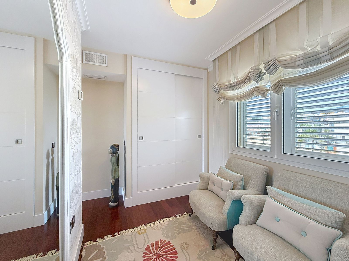 4 Bed Townhouse for sale in Torre Del Mar Costa Del Sol East, Málaga, Spain