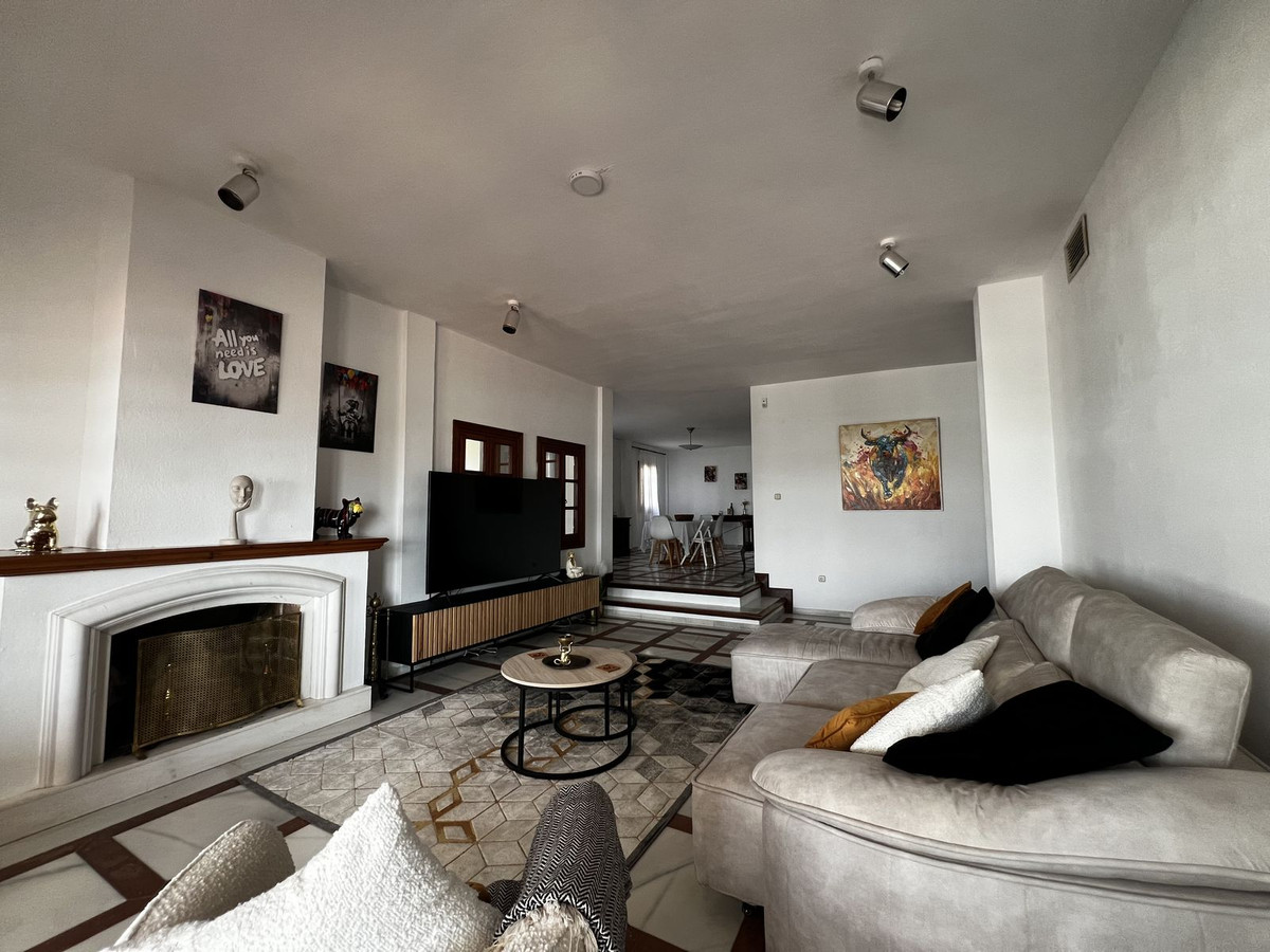 5 Bed Townhouse for sale in Estepona Costa Del Sol, Málaga, Spain