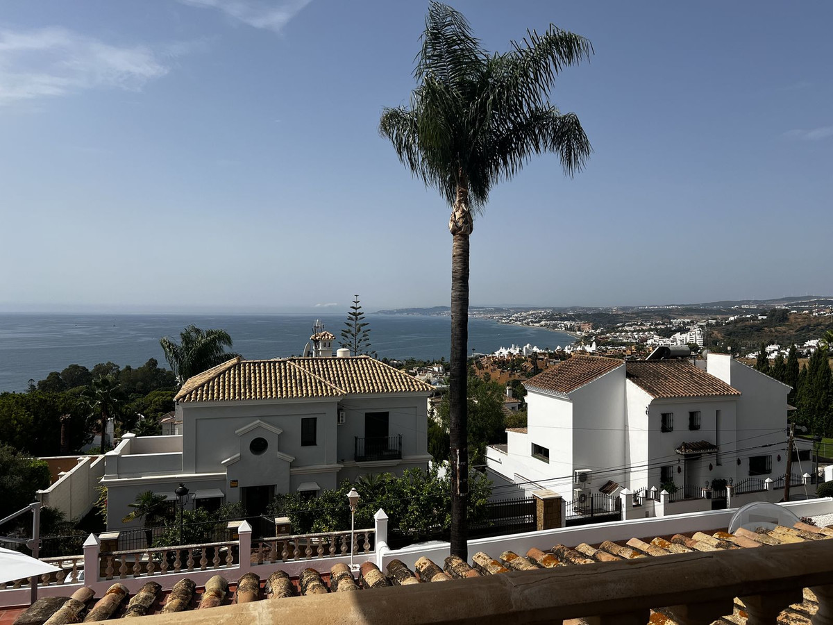 5 Bed Townhouse for sale in Estepona Costa Del Sol, Málaga, Spain