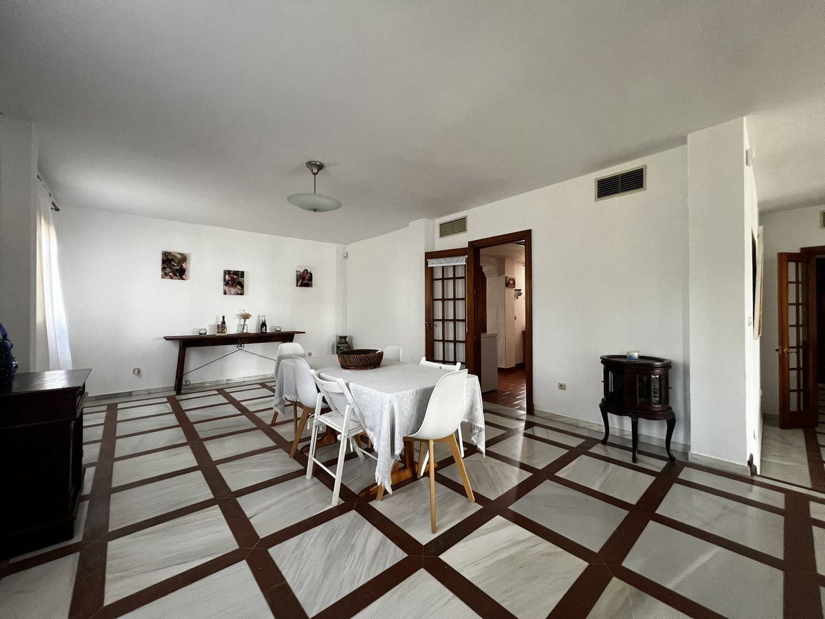 5 Bed Townhouse for sale in Estepona Costa Del Sol, Málaga, Spain