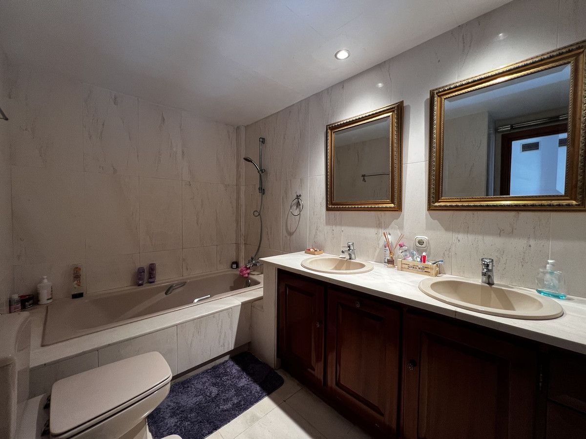 5 Bed Townhouse for sale in Estepona Costa Del Sol, Málaga, Spain