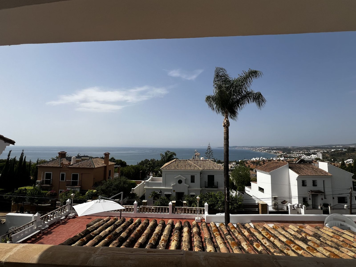 5 Bed Townhouse for sale in Estepona Costa Del Sol, Málaga, Spain