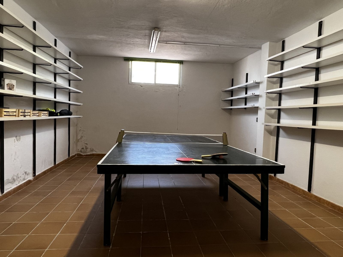 5 Bed Townhouse for sale in Estepona Costa Del Sol, Málaga, Spain