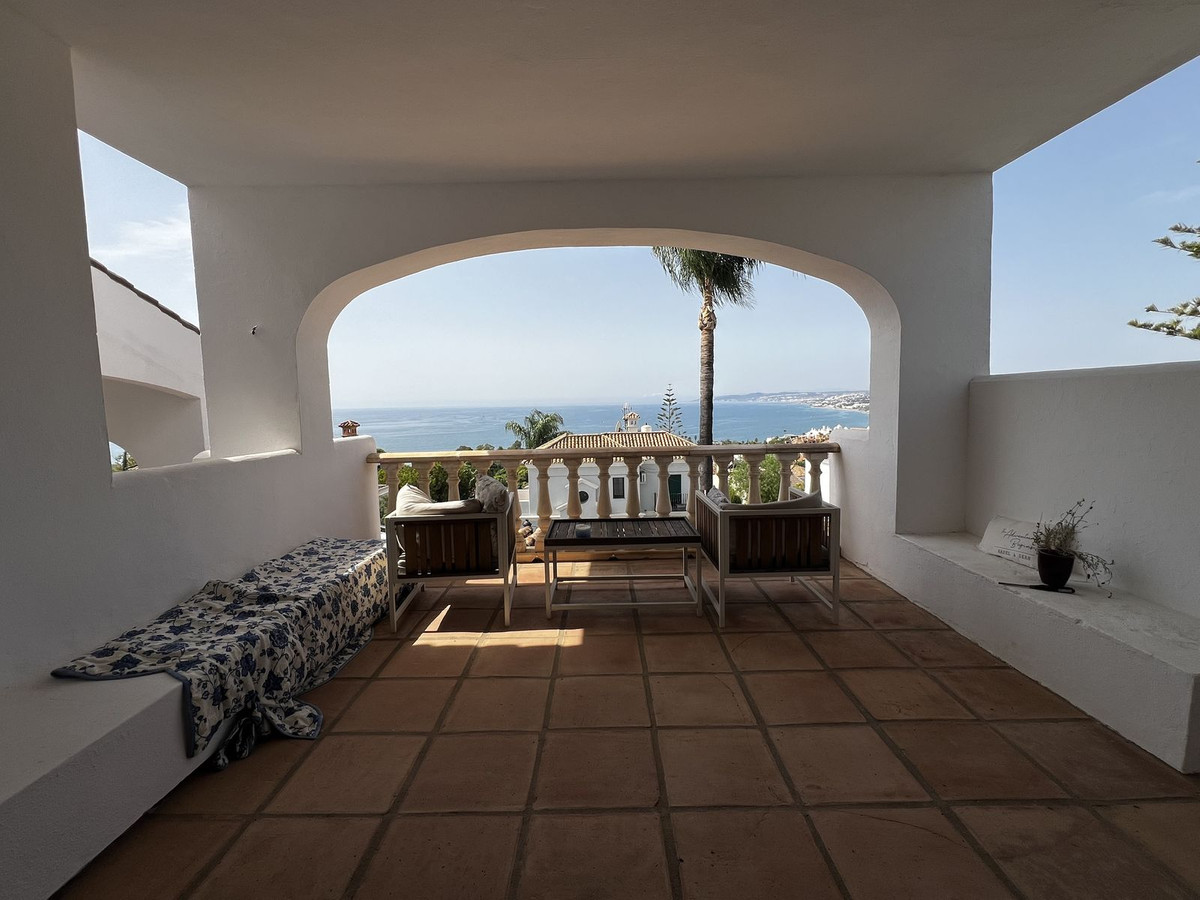 5 Bed Townhouse for sale in Estepona Costa Del Sol, Málaga, Spain