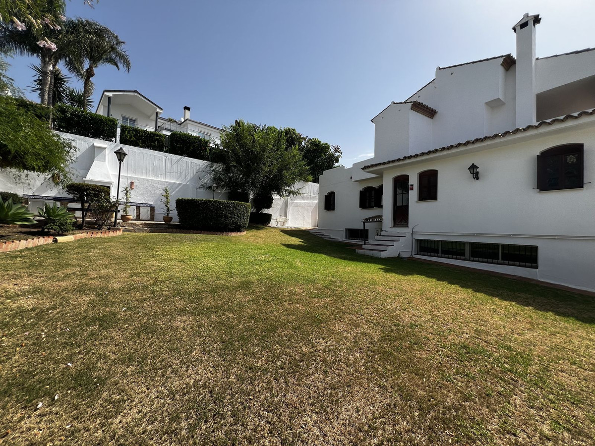 5 Bed Townhouse for sale in Estepona Costa Del Sol, Málaga, Spain