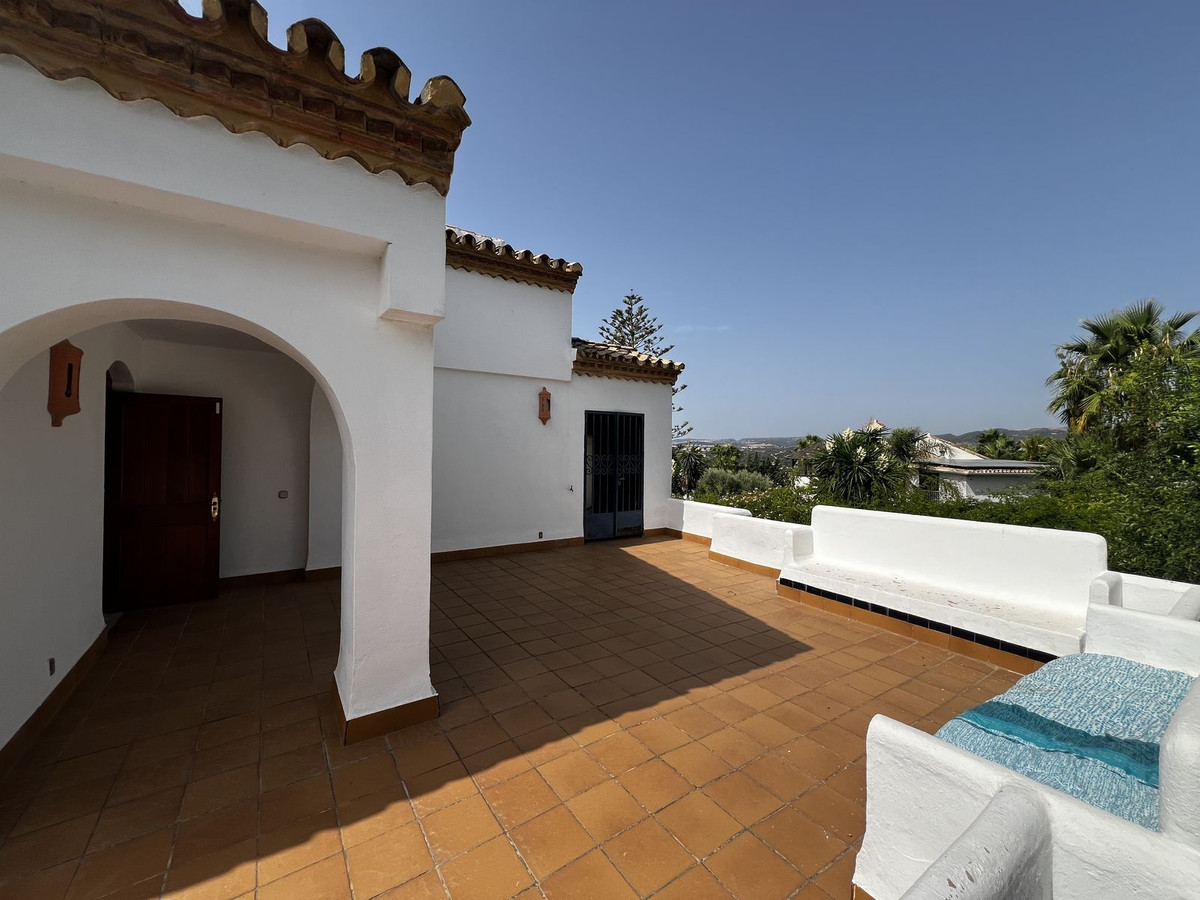 5 Bed Townhouse for sale in Estepona Costa Del Sol, Málaga, Spain