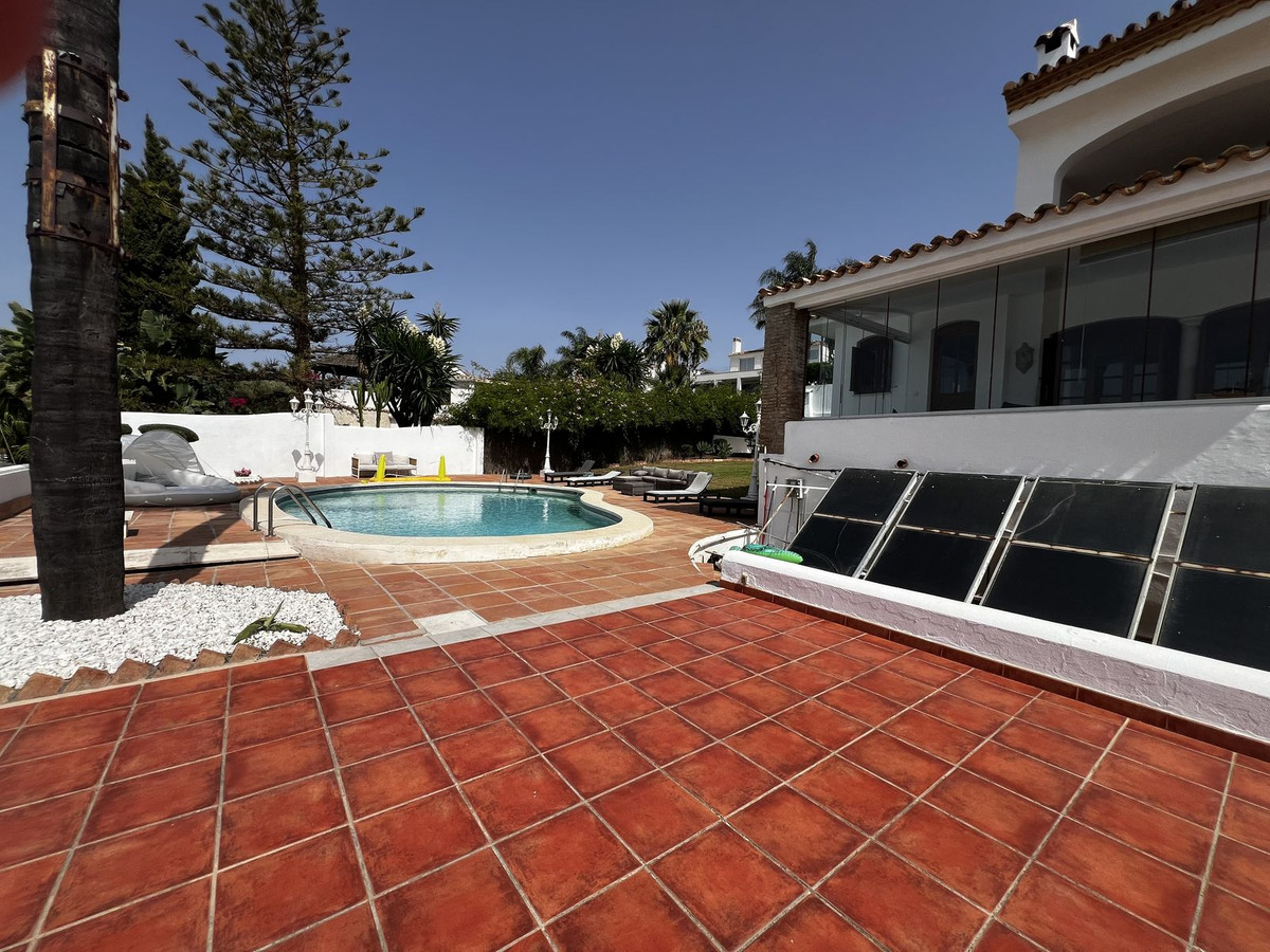 5 Bed Townhouse for sale in Estepona Costa Del Sol, Málaga, Spain