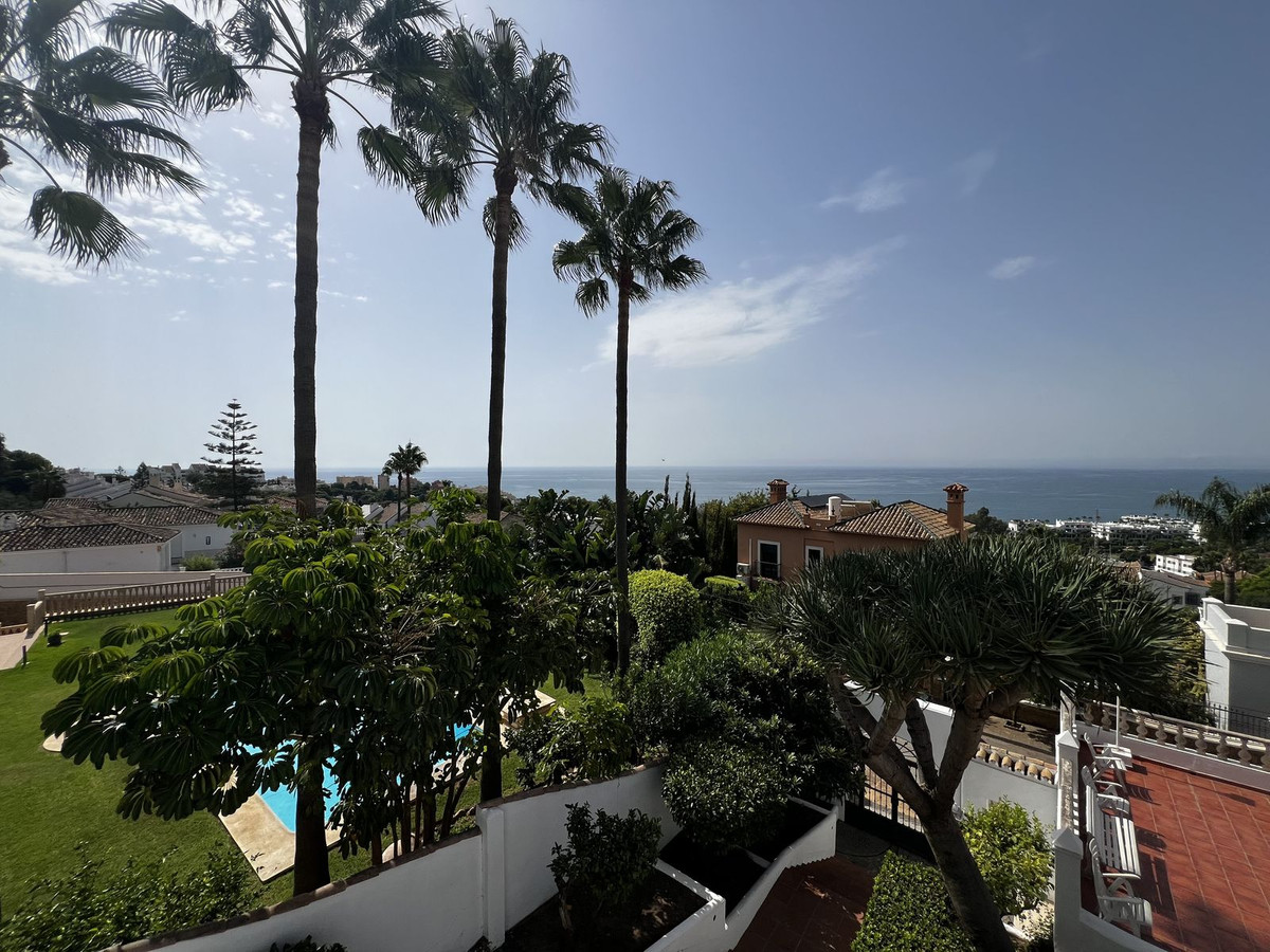 5 Bed Townhouse for sale in Estepona Costa Del Sol, Málaga, Spain